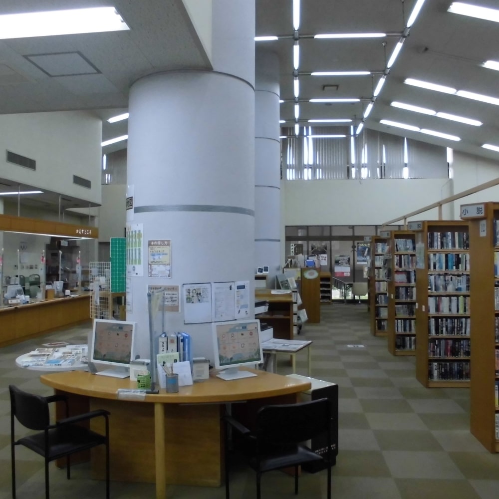 北図書館 一般書架・検索機