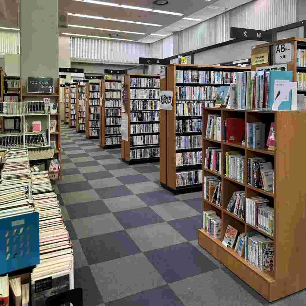 南図書館 一般書架